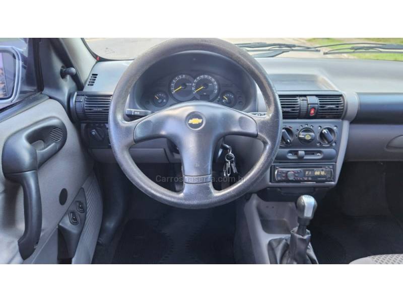 CHEVROLET - CLASSIC - 2010/2011 - Bege - R$ 25.900,00