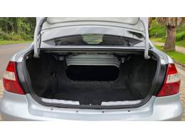CHEVROLET - PRISMA - 2011/2012 - Prata - R$ 27.900,00