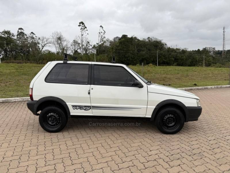 FIAT - UNO - 2008/2009 - Branca - R$ 16.900,00