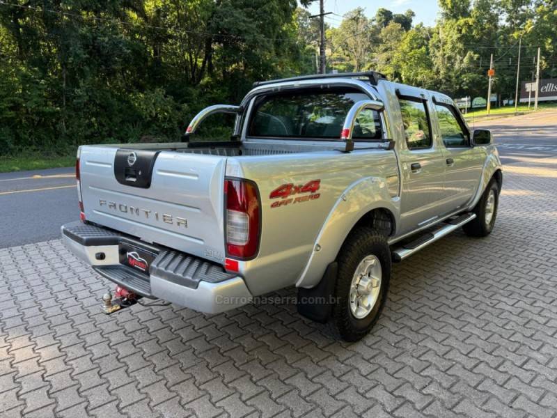 NISSAN - FRONTIER - 2004/2004 - Prata - R$ 58.900,00