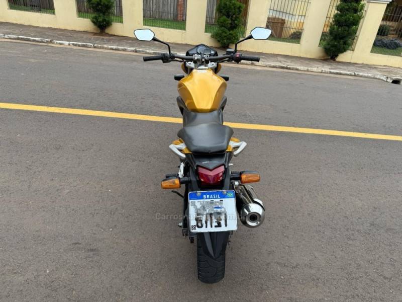 HONDA - CB 300R - 2009/2010 - Dourada - R$ 11.900,00