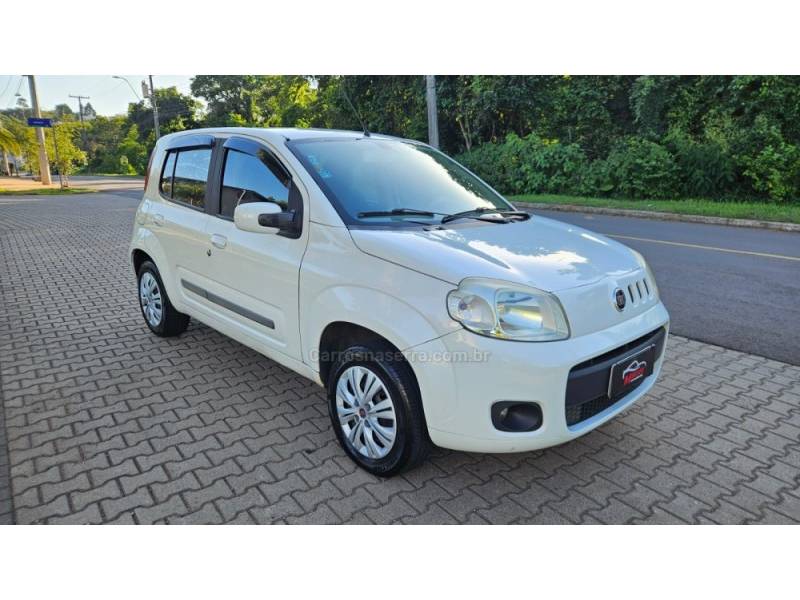 FIAT - UNO - 2010/2011 - Branca - R$ 24.900,00