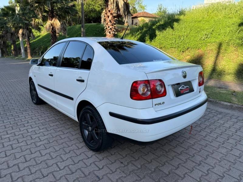 VOLKSWAGEN - POLO - 2006/2007 - Branca - R$ 32.900,00
