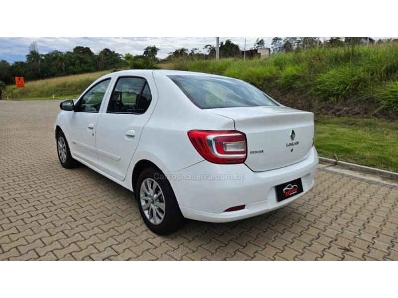 RENAULT - LOGAN - 2017/2018 - Branca - R$ 45.900,00