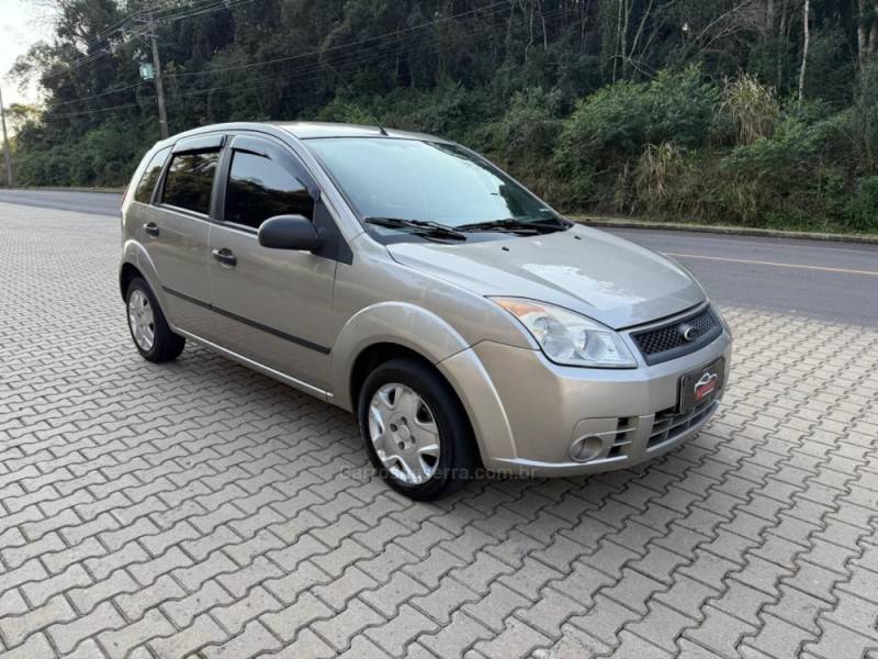 FORD - FIESTA - 2007/2008 - Prata - R$ 24.900,00