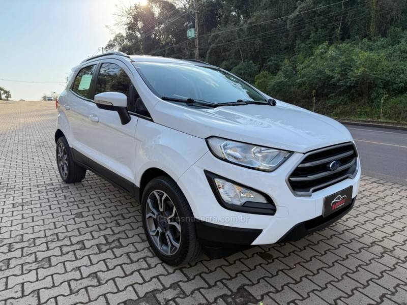 FORD - ECOSPORT - 2017/2018 - Branca - R$ 69.900,00