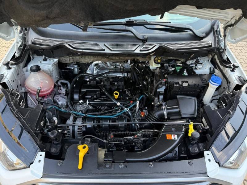 FORD - ECOSPORT - 2017/2018 - Branca - R$ 69.900,00
