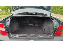 CHEVROLET - VECTRA - 1996/1997 - Verde - R$ 17.900,00