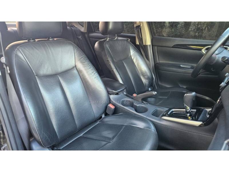 NISSAN - SENTRA - 2017/2018 - Preta - R$ 74.900,00