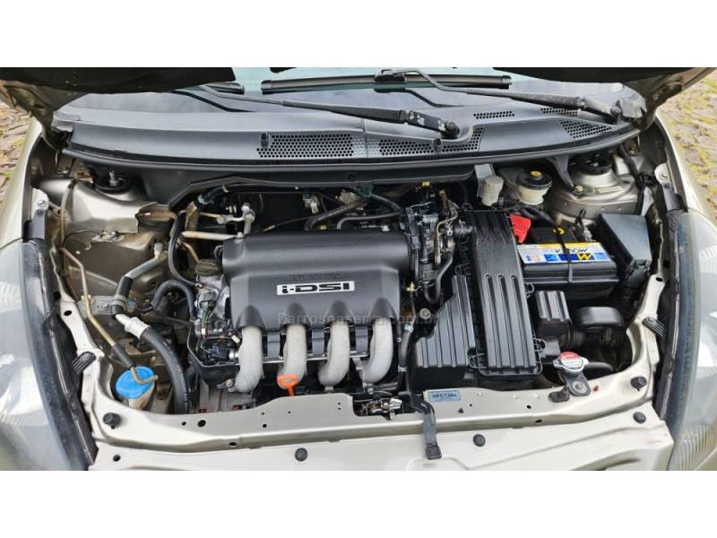 HONDA - FIT - 2007/2008 - Dourada - R$ 33.900,00
