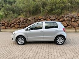 VOLKSWAGEN - FOX - 2010/2011 - Prata - R$ 25.900,00