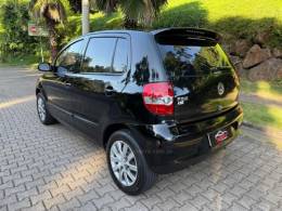 VOLKSWAGEN - FOX - 2009/2010 - Preta - R$ 27.900,00