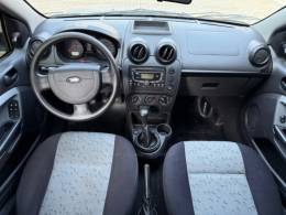 FORD - FIESTA - 2007/2008 - Prata - R$ 24.900,00