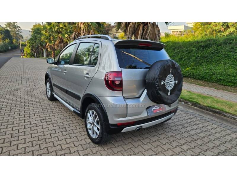 VOLKSWAGEN - CROSSFOX - 2012/2013 - Prata - R$ 44.900,00