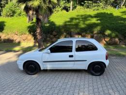 CHEVROLET - CORSA - 1996/1996 - Branca - R$ 13.900,00