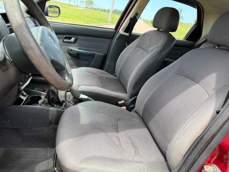 FIAT - PALIO - 2004/2005 - Vermelha - R$ 17.900,00