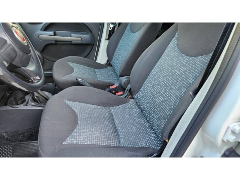FIAT - UNO - 2010/2011 - Branca - R$ 24.900,00