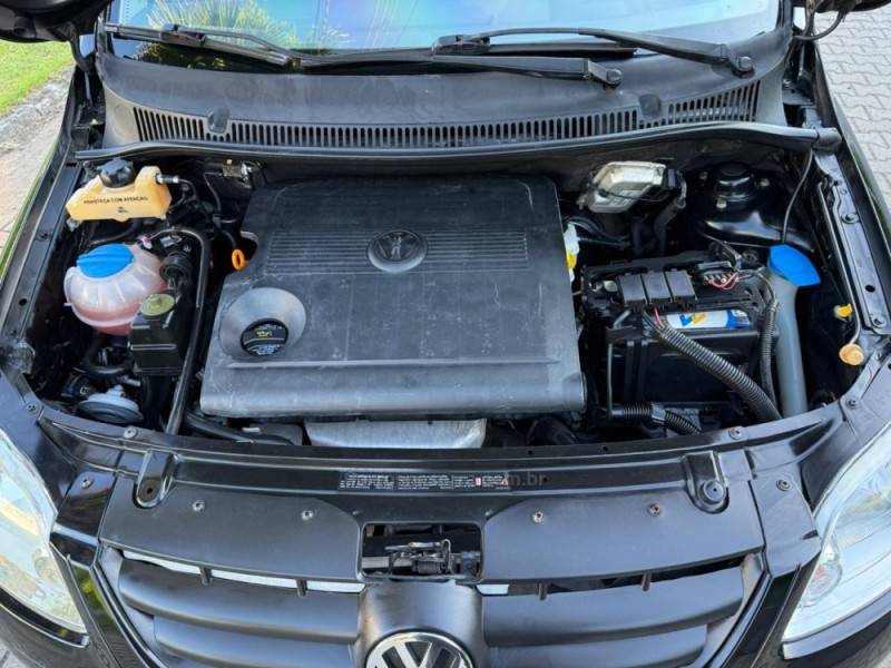VOLKSWAGEN - FOX - 2007/2008 - Preta - R$ 31.900,00