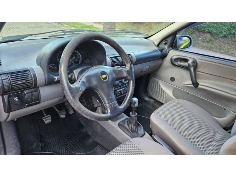 CHEVROLET - CLASSIC - 2010/2011 - Bege - R$ 25.900,00