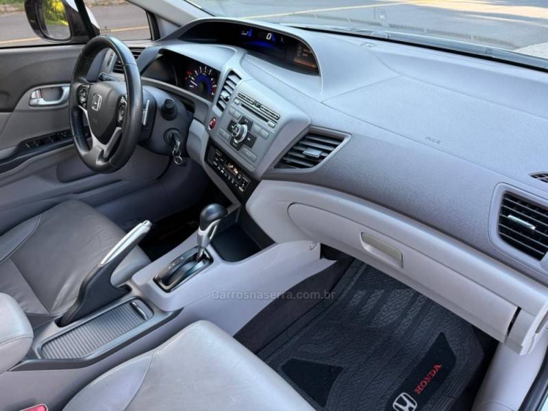 HONDA - CIVIC - 2014/2014 - Prata - R$ 73.900,00