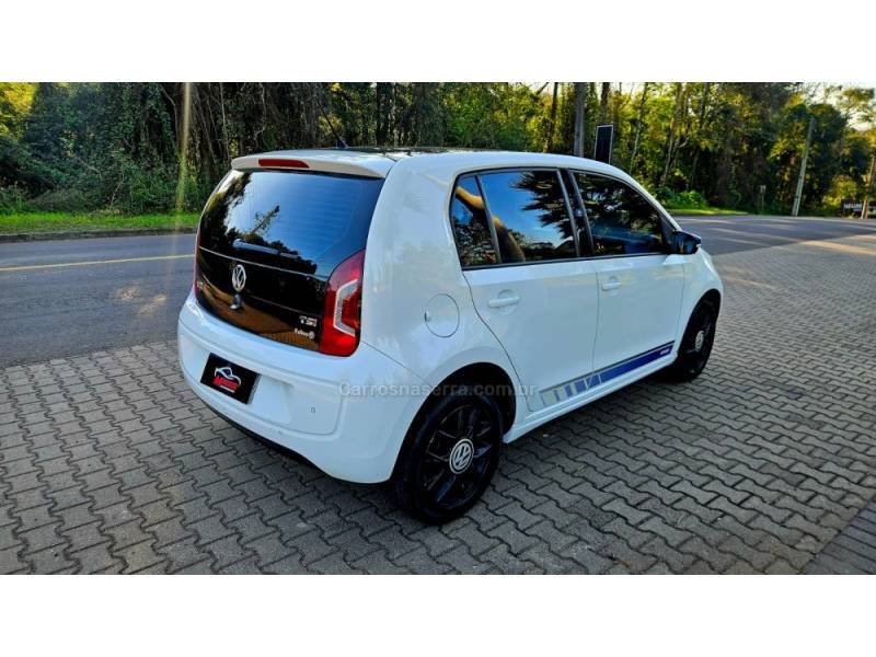 VOLKSWAGEN - UP - 2016/2017 - Branca - R$ 49.000,00