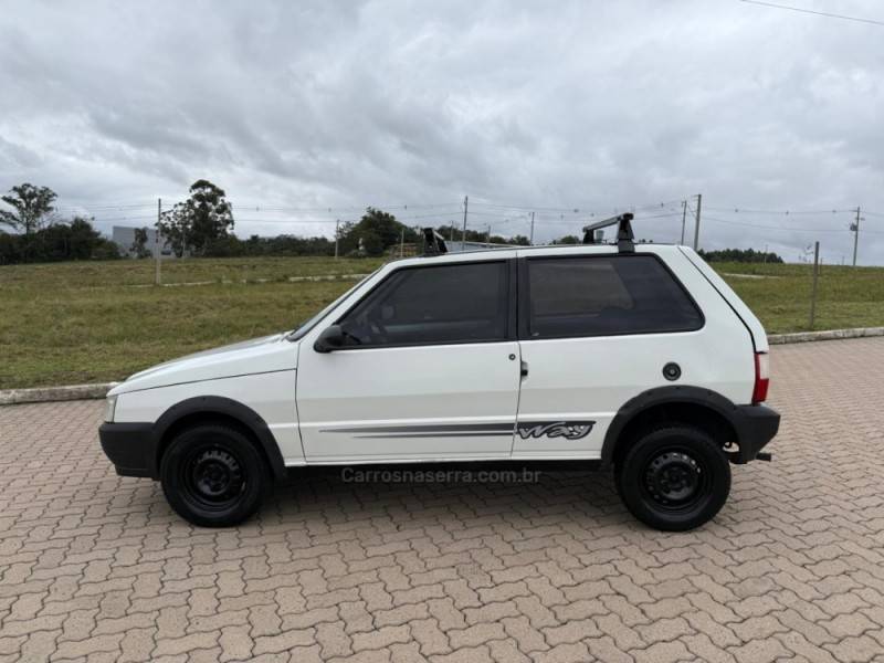 FIAT - UNO - 2008/2009 - Branca - R$ 16.900,00