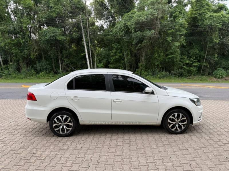 VOLKSWAGEN - VOYAGE - 2020/2021 - Branca - R$ 53.900,00