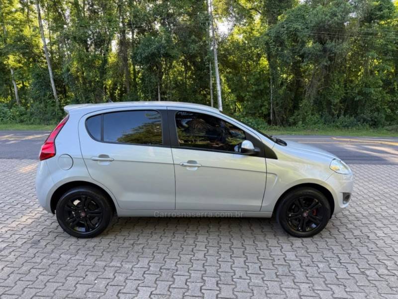 FIAT - PALIO - 2012/2013 - Prata - R$ 39.900,00