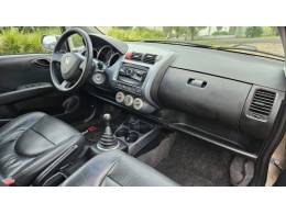 HONDA - FIT - 2007/2008 - Dourada - R$ 33.900,00