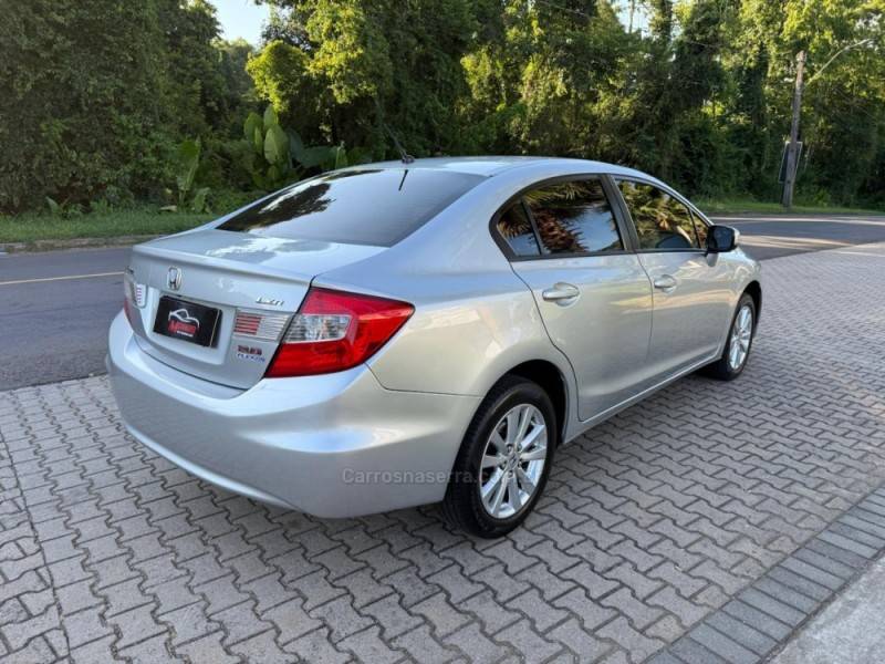 HONDA - CIVIC - 2014/2014 - Prata - R$ 73.900,00