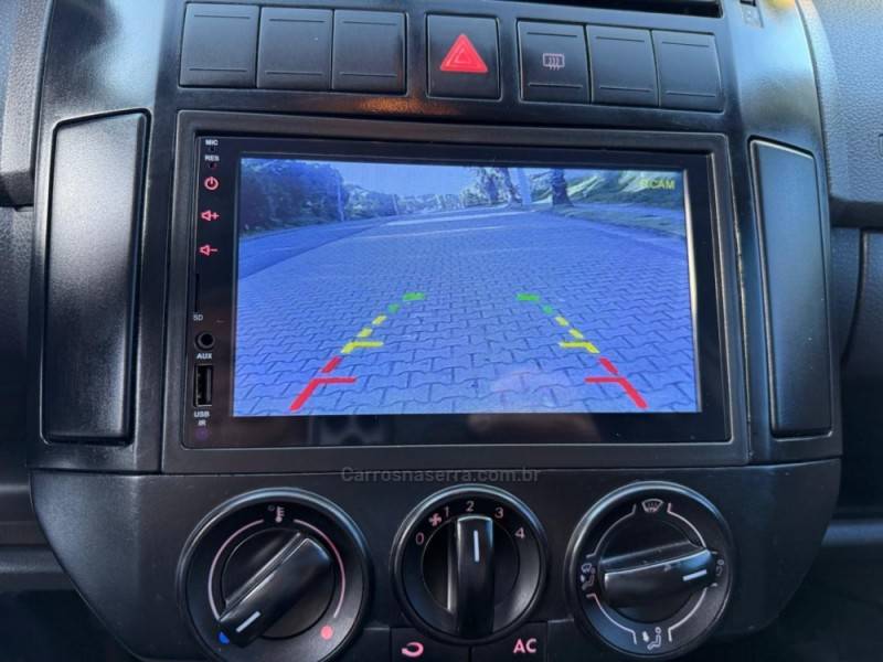 VOLKSWAGEN - POLO - 2006/2007 - Branca - R$ 32.900,00