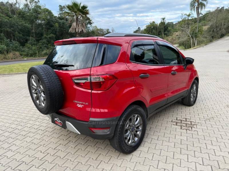 FORD - ECOSPORT - 2016/2017 - Vermelha - R$ 63.900,00