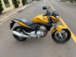HONDA - CB 300R - 2009/2010 - Dourada - R$ 11.900,00