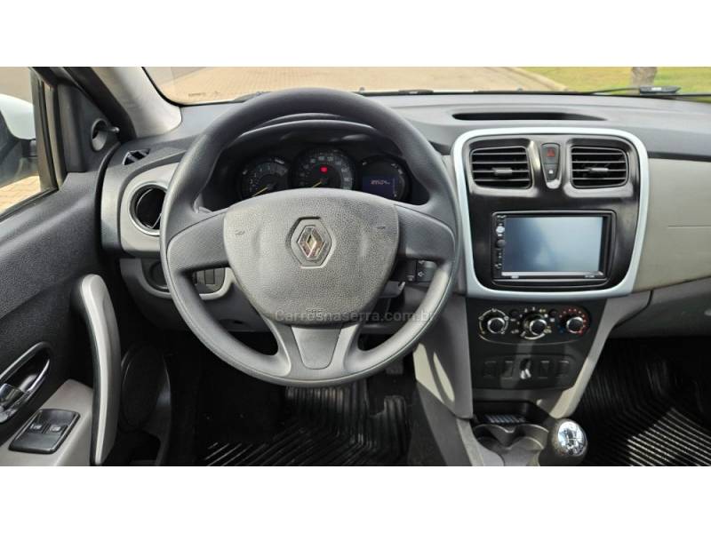 RENAULT - LOGAN - 2017/2018 - Branca - R$ 45.900,00