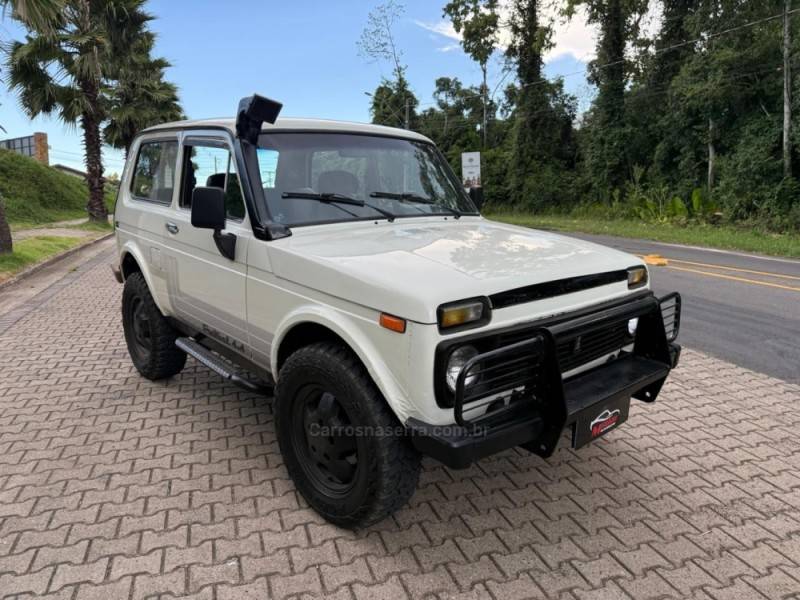LADA - NIVA - 1993/1993 - Branca - R$ 29.900,00
