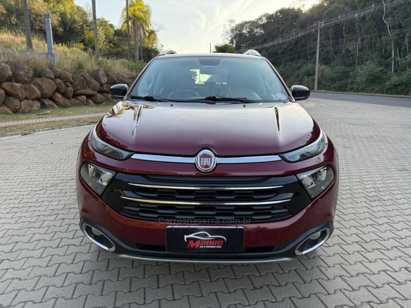FIAT - TORO - 2016/2017 - Vermelha - R$ 97.900,00