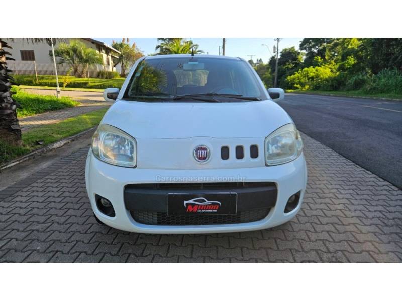 FIAT - UNO - 2010/2011 - Branca - R$ 24.900,00
