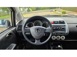 HONDA - FIT - 2007/2008 - Dourada - R$ 33.900,00