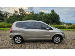 HONDA - FIT - 2007/2008 - Dourada - R$ 33.900,00