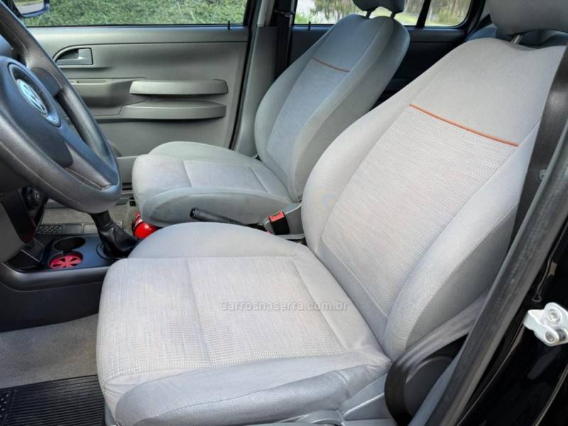 VOLKSWAGEN - FOX - 2007/2008 - Preta - R$ 30.900,00