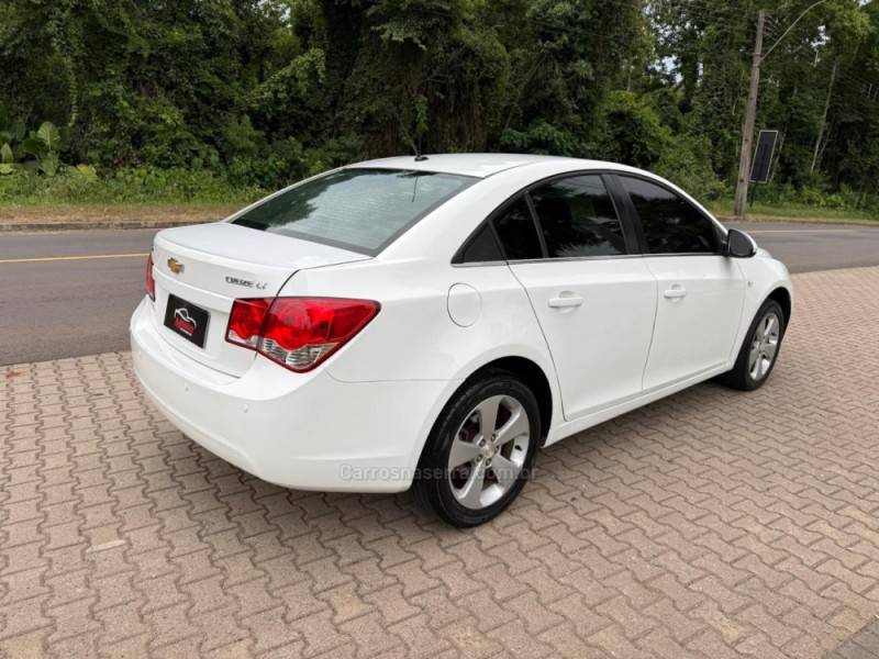 CHEVROLET - CRUZE - 2013/2014 - Branca - R$ 59.500,00