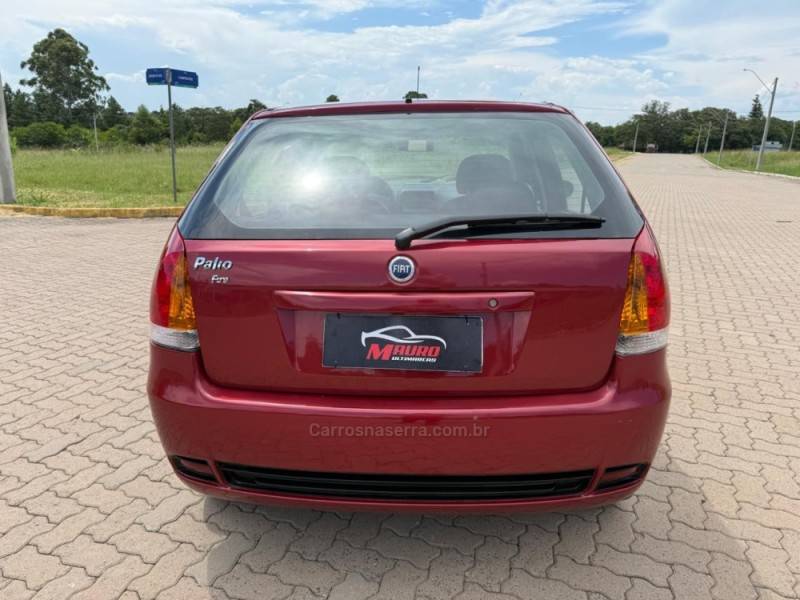 FIAT - PALIO - 2004/2005 - Vermelha - R$ 17.900,00