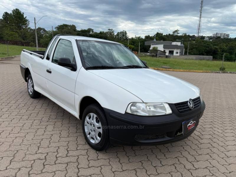 VOLKSWAGEN - SAVEIRO - 2005/2005 - Branca - R$ 27.900,00