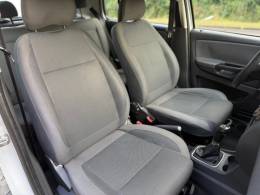 VOLKSWAGEN - FOX - 2010/2011 - Prata - R$ 25.900,00