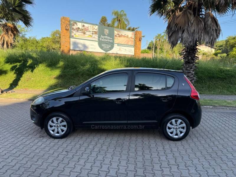 FIAT - PALIO - 2012/2013 - Preta - R$ 38.900,00