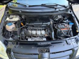 VOLKSWAGEN - FOX - 2009/2010 - Preta - R$ 27.900,00