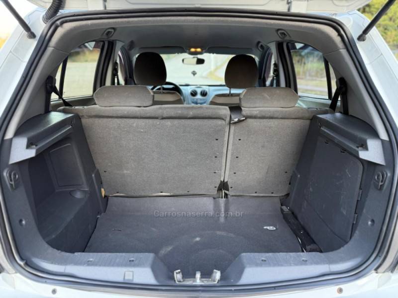 CHEVROLET - AGILE - 2010/2011 - Branca - R$ 37.900,00