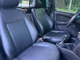 VOLKSWAGEN - SAVEIRO - 2000/2001 - Prata - R$ 35.000,00