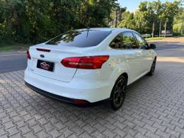 FORD - FOCUS - 2018/2019 - Branca - R$ 66.900,00