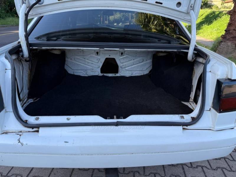 VOLKSWAGEN - SANTANA - 1995/1995 - Branca - R$ 7.500,00